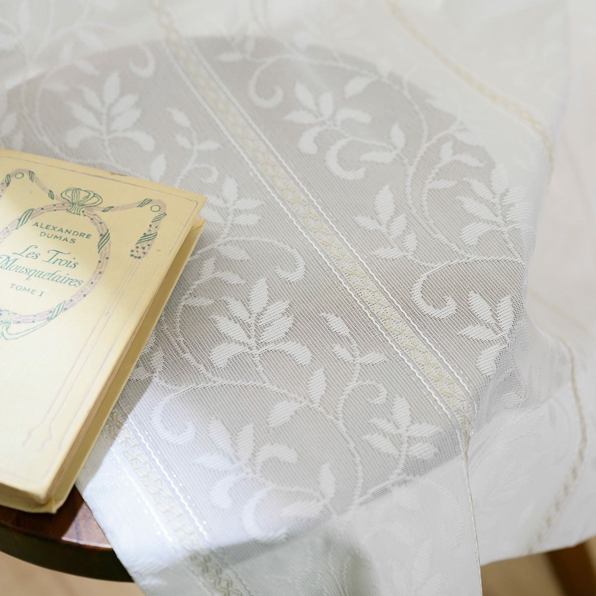 エレガントなリーフ柄防炎、遮熱ミラーレースカーテン エラン（L-8201