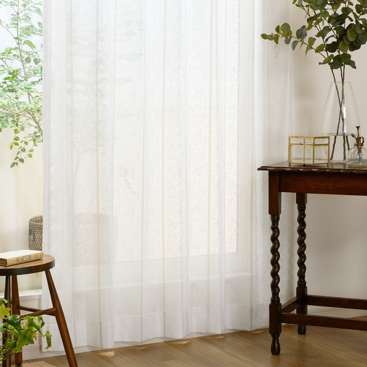 エレガントなリーフ柄防炎、遮熱ミラーレースカーテン エラン（L-8201