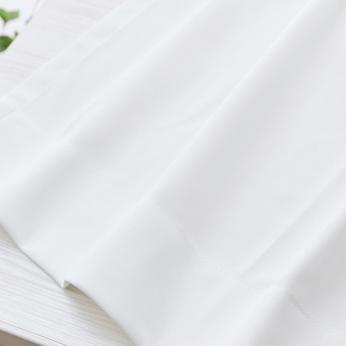 しっかりとした生地で91％のUVカット率を持つ遮像・遮熱レースカーテン