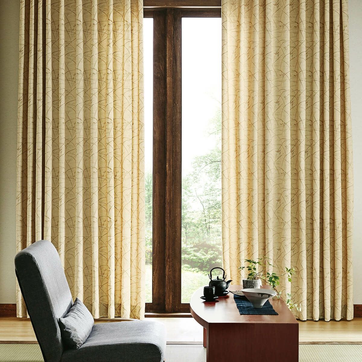 つゆ草柄を繊細に表現したやさしい色調の和風カーテン ミクサ（D-8004