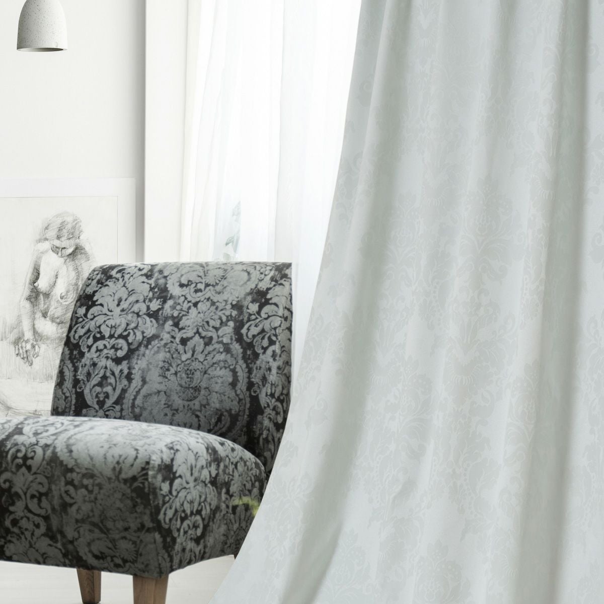 ダマスク柄がおしゃれで使いやすい遮光率100% 完全1級遮光カーテン