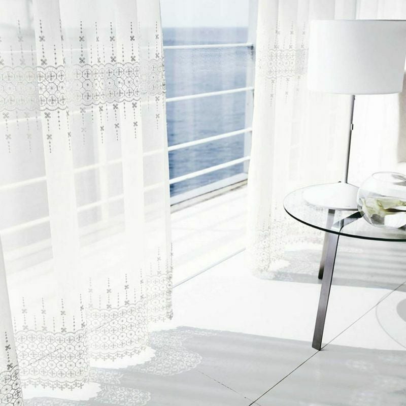 正統派の美しさが際立つ豪華でボリューム感のあるマクラメレースが