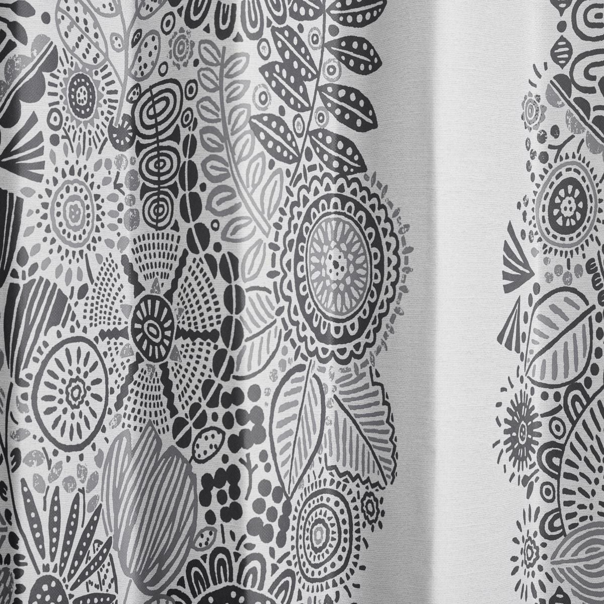 北欧モダンな大柄の植物柄が映える1級遮光カーテン サフィ（D-1195