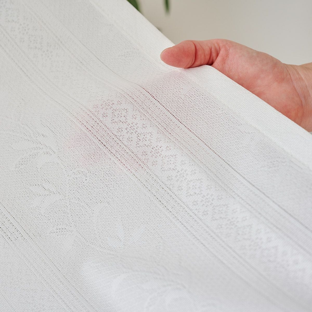 エレガントなリーフ柄の遮熱・遮像レースカーテン ルネ（L-1253