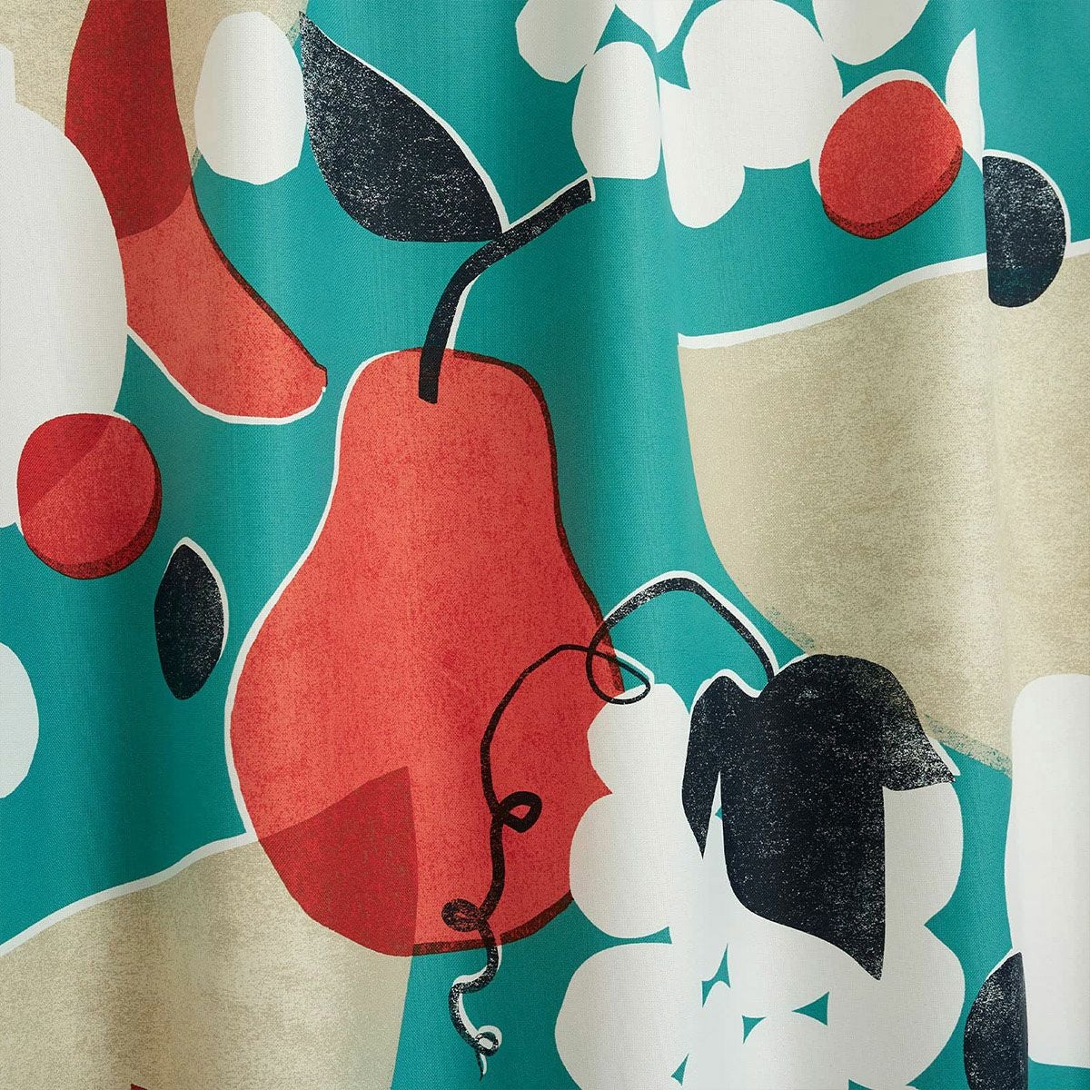 インパクトのある北欧テイストのフルーツ柄 2級遮光カーテン フルーツ