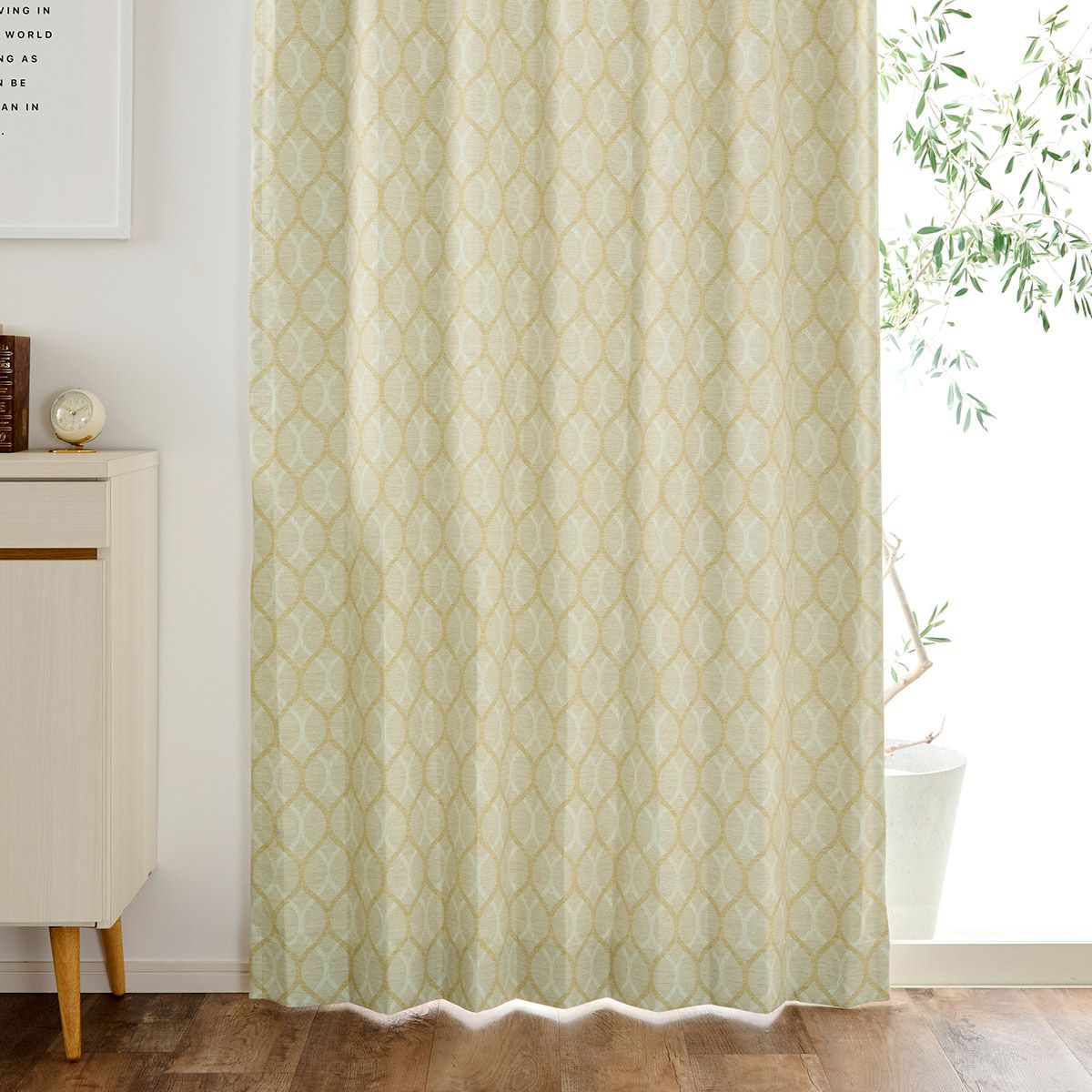 北欧テイストの幾何学柄を淡い色合いで表現した2級遮光カーテン