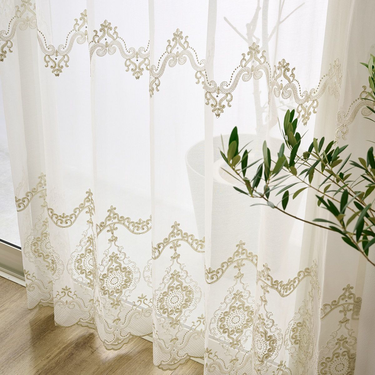 ゴージャスなダマスク柄が美しいトルコ刺繍カーテン エミネンス（L-8204）