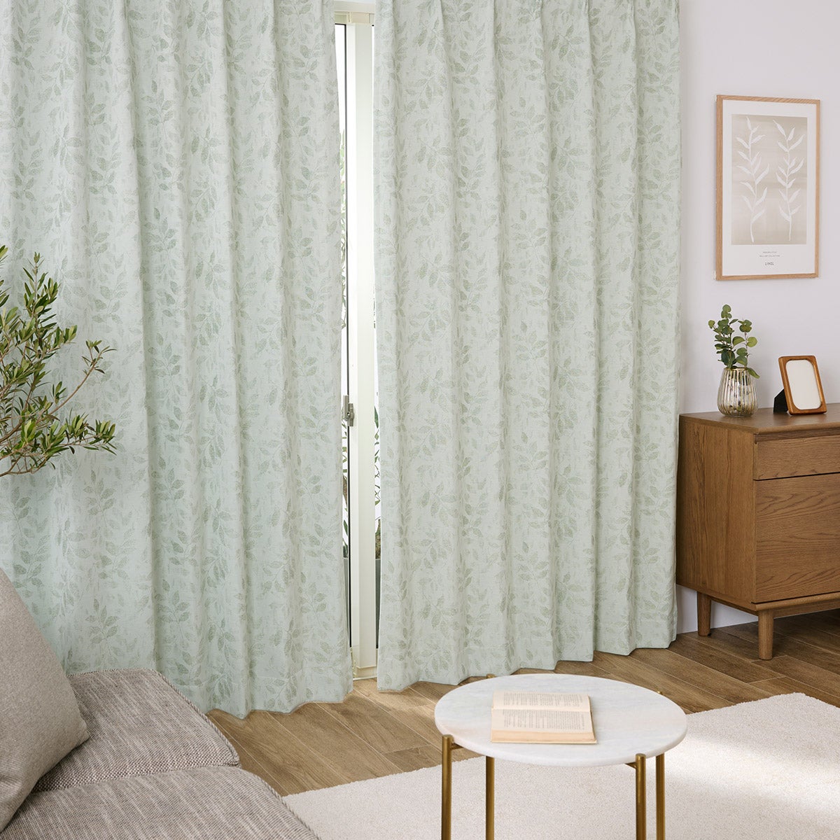 やさしい色合いと上品なリーフ柄がおしゃれな1級遮光カーテン フォリウム(D-1193)