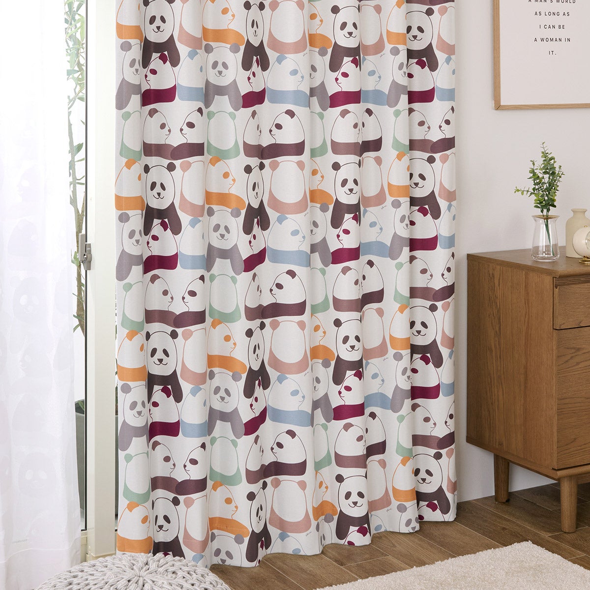 かわいいパンダに胸がキュンとなる2級遮光カーテン panda（D-8009）