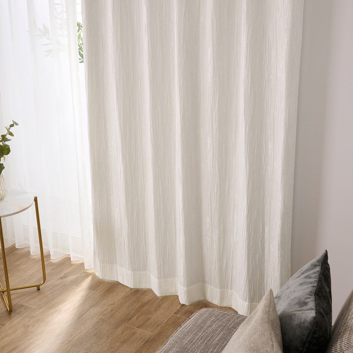 大人モダンな空間にクラッシュ加工がおしゃれな3級遮光カーテン オルジェ 裏地付き（D-8001）